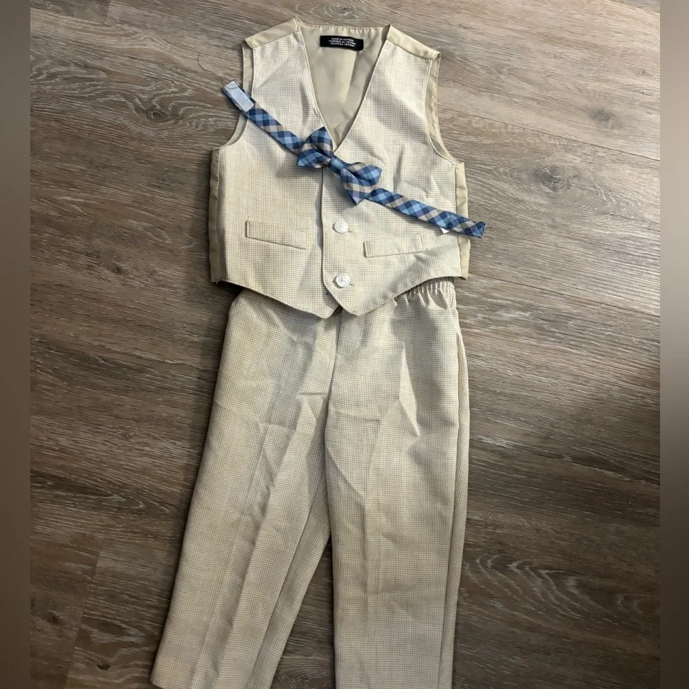 Boys Van Heusen Tan Dress Vest & Pants Set with Blue Plaid Bow Tie Sz 24M
